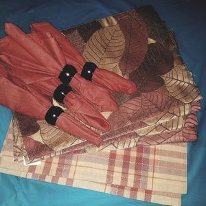 Pier 1 Imports placemats, napkins n napkin rings